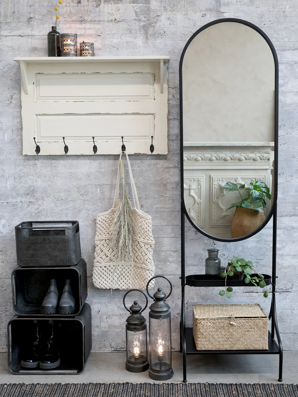Wandregal / Garderobe
