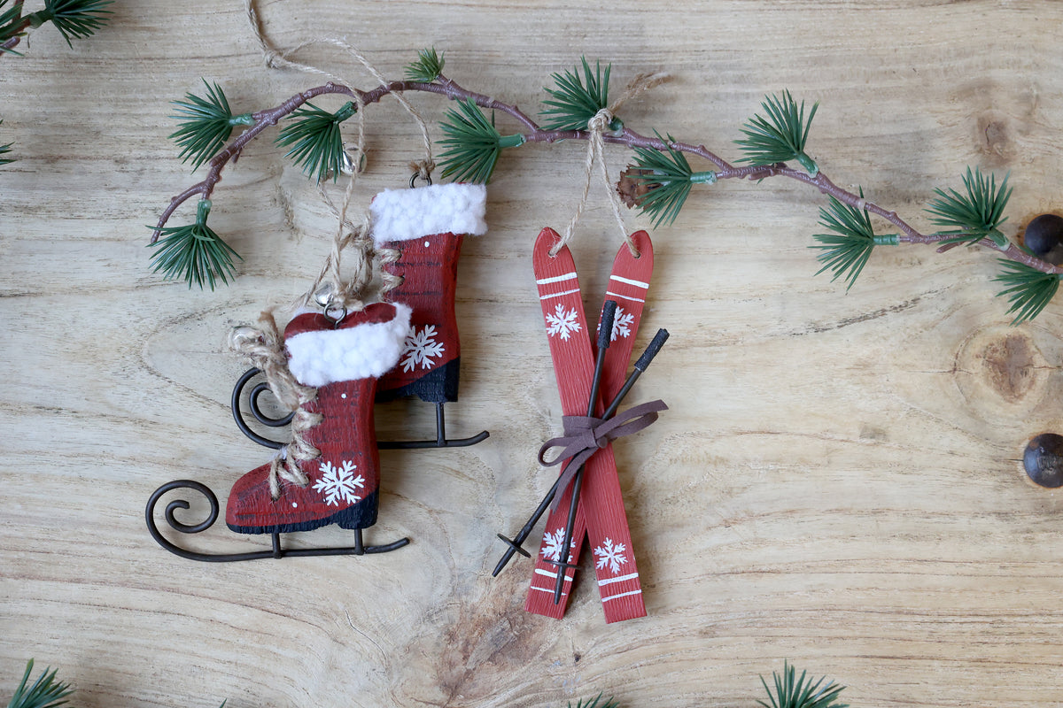 Vintage Schlittschuhe und Ski 2er-Set