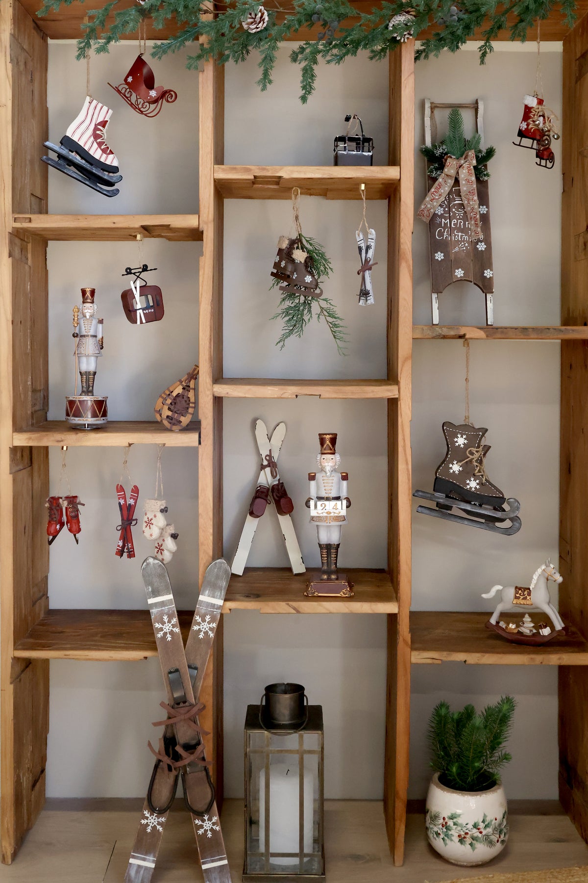 Vintage Schlittschuhe und Ski 2er-Set